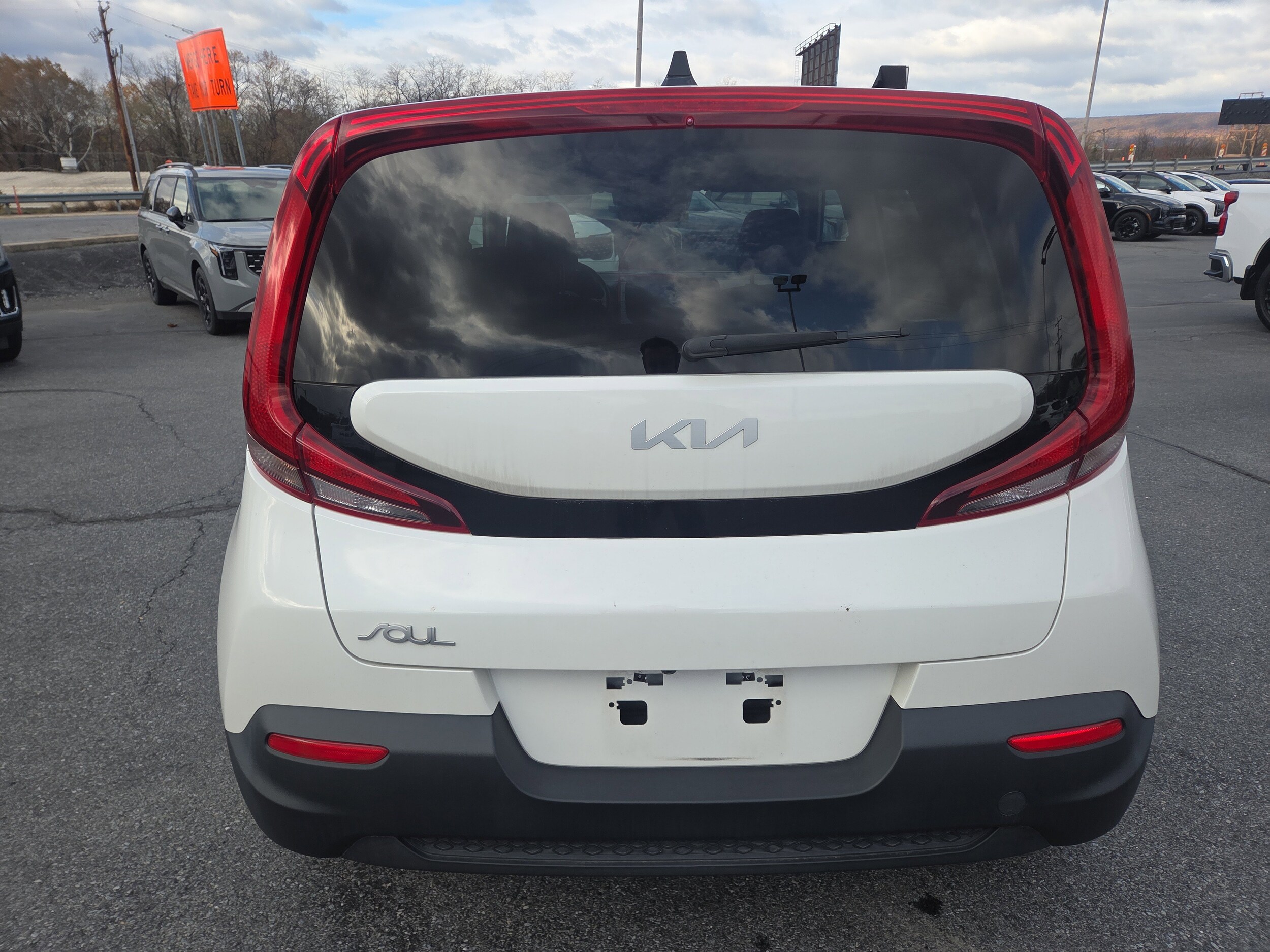 2022 Kia Soul LX photo 3