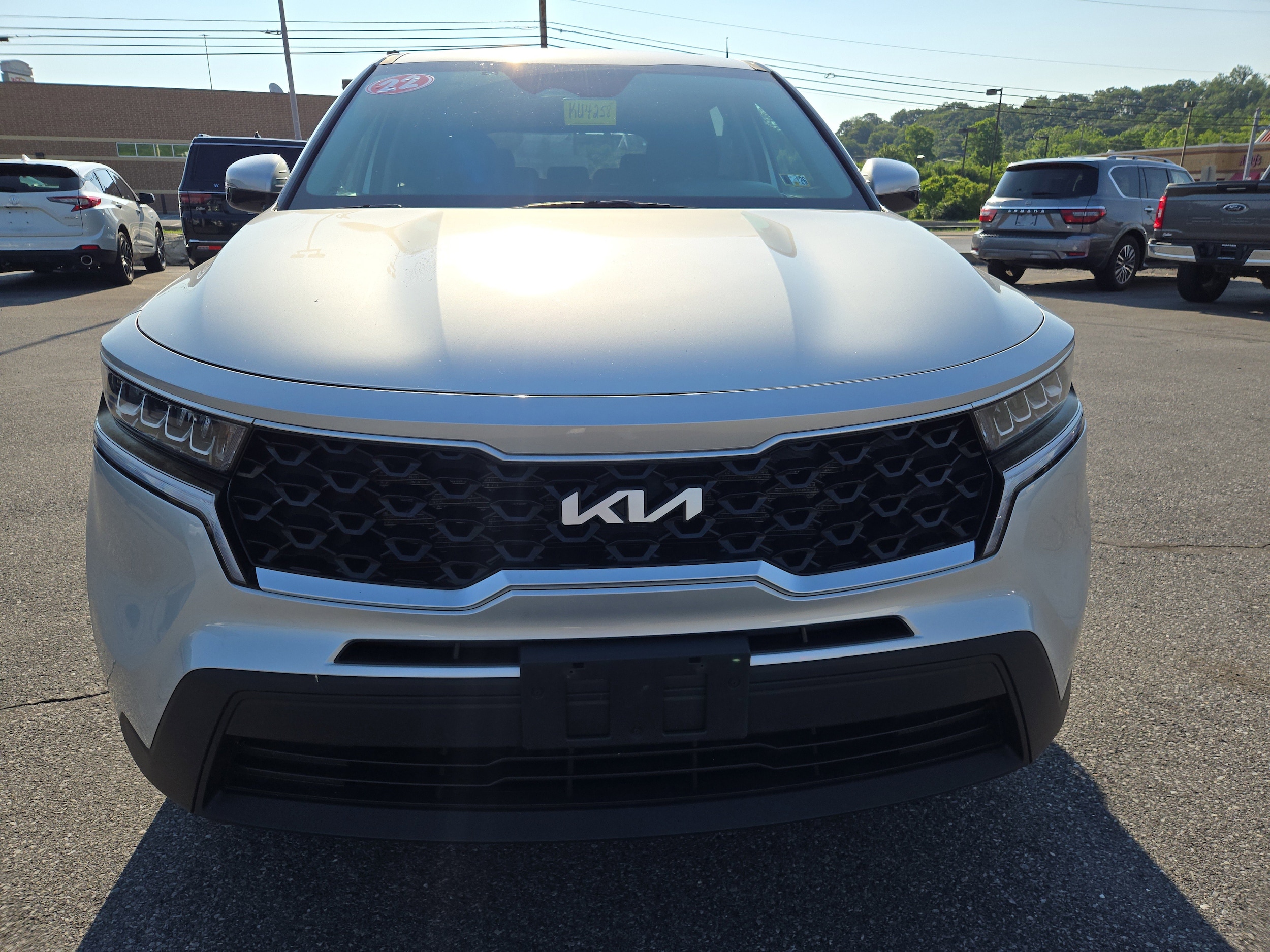 2022 Kia Sorento LX photo 2