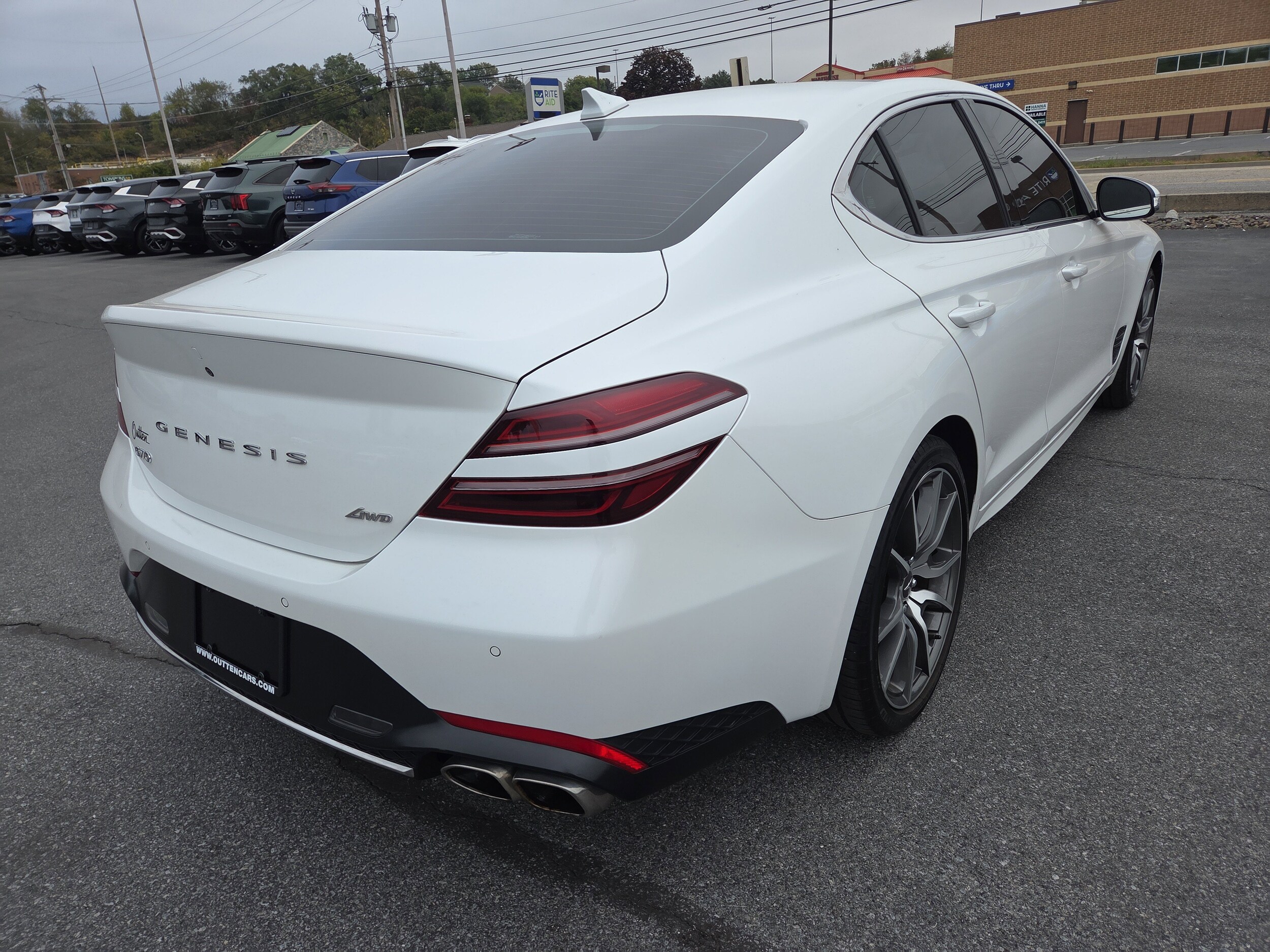 2022 Genesis G70 2.0T photo 3