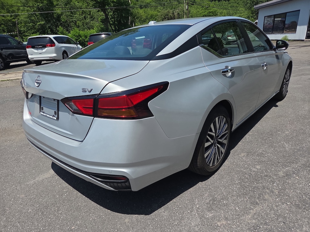 Used 2023 Nissan Altima 2.5 SV Sedan