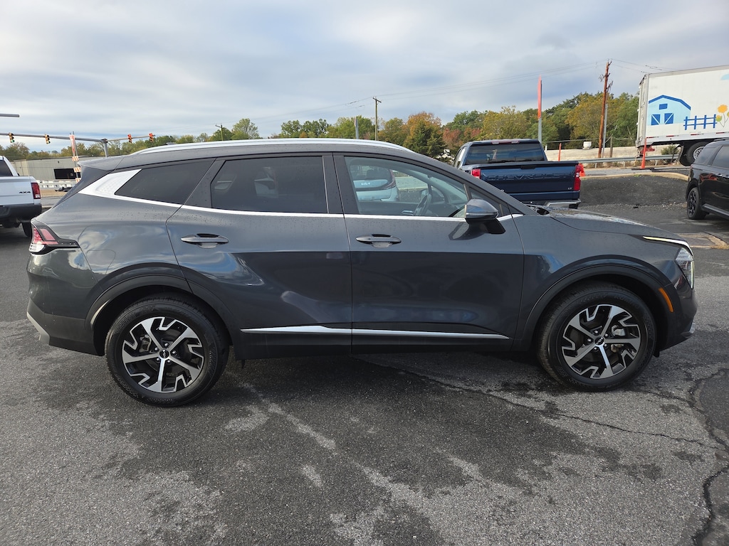 Used 2024 Kia Sportage EX AWD SUV