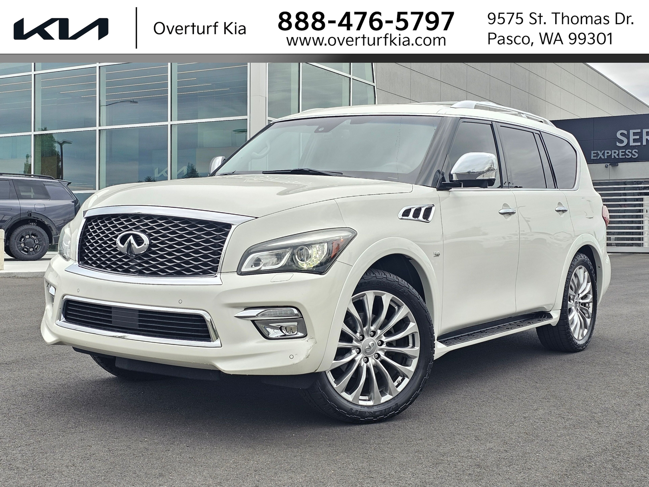 2015 INFINITI QX80 8-Passenger's photo