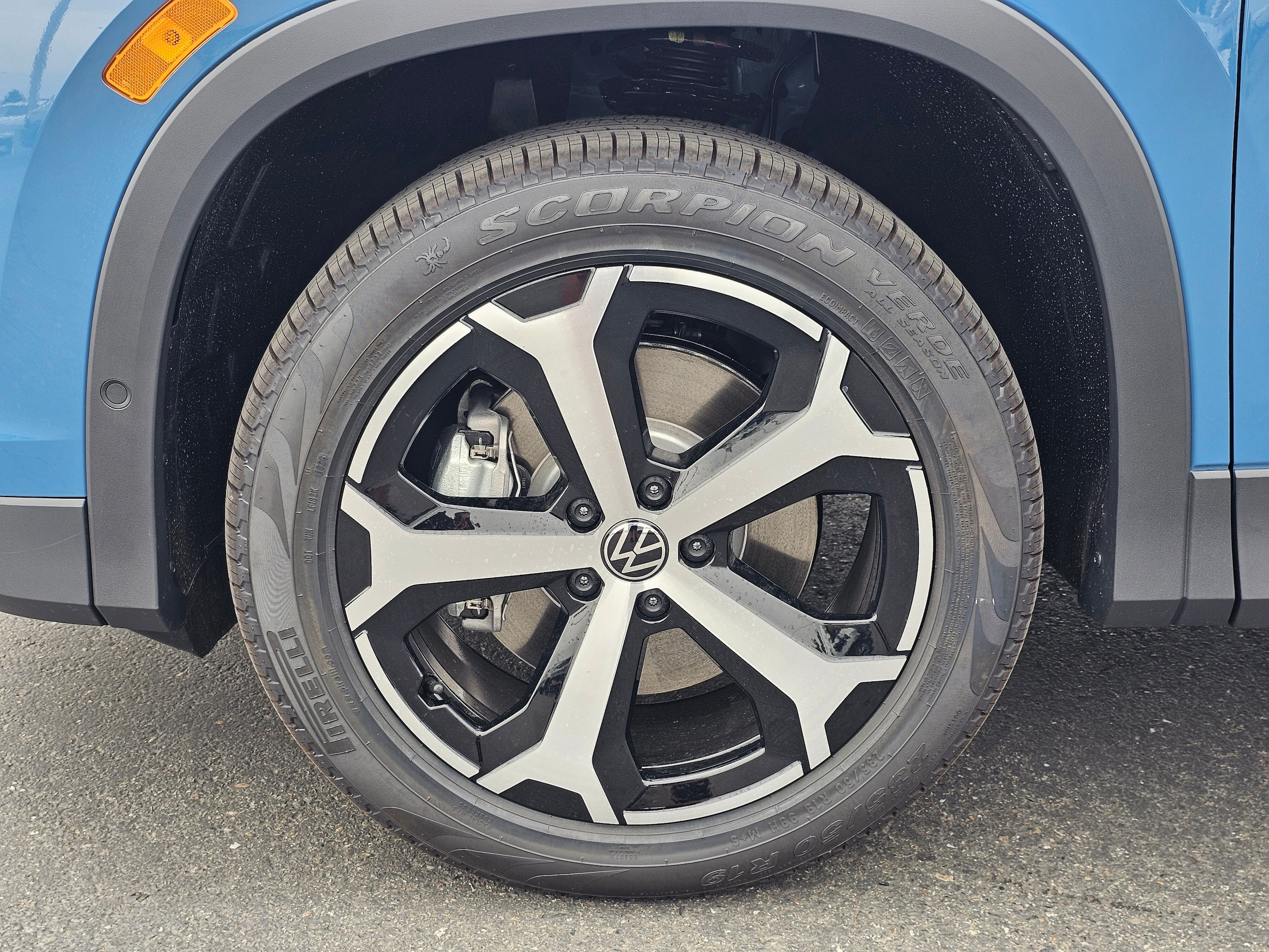 2026 Volkswagen Tiguan SE - Photo 8