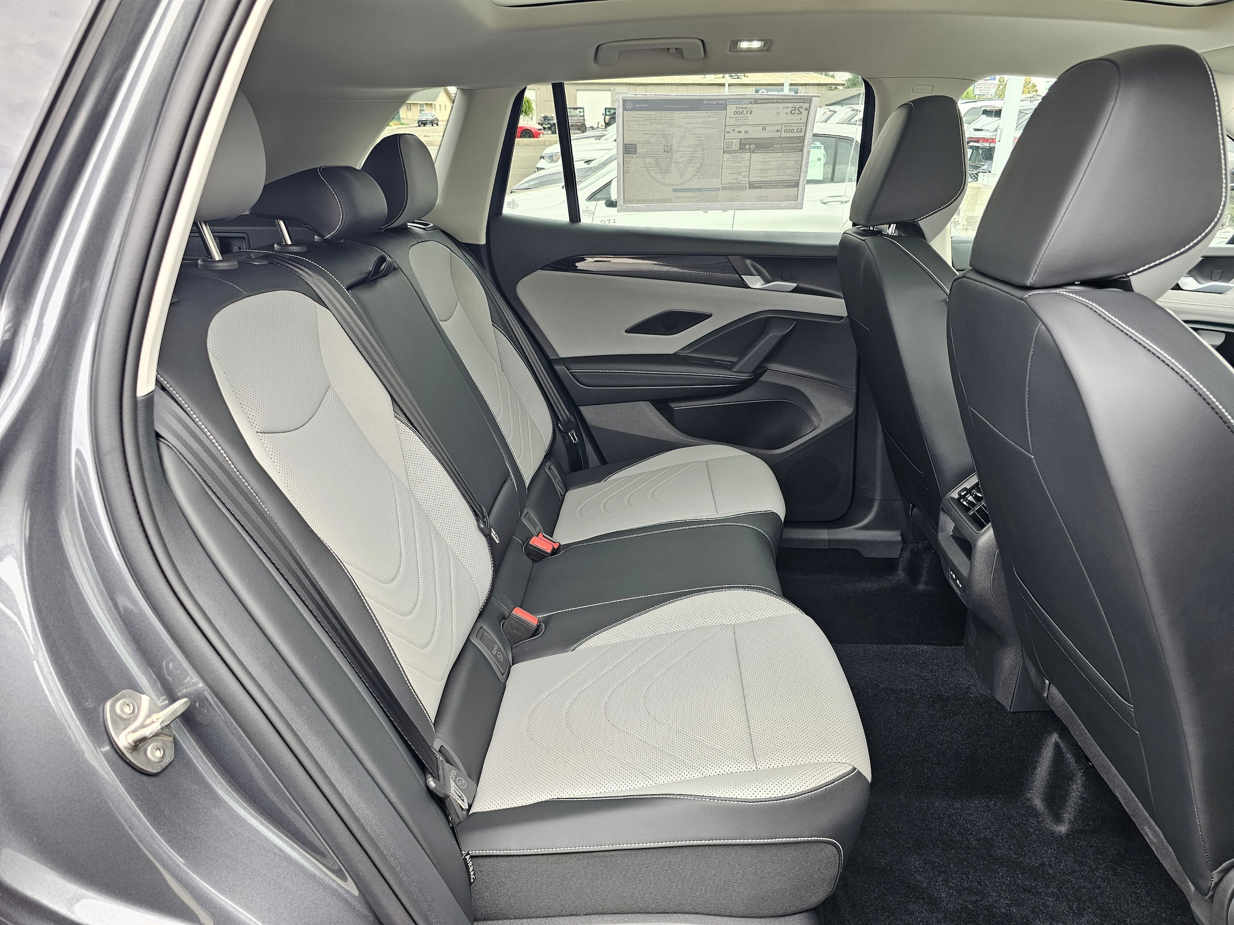 2026 Volkswagen Tiguan SE - Photo 13