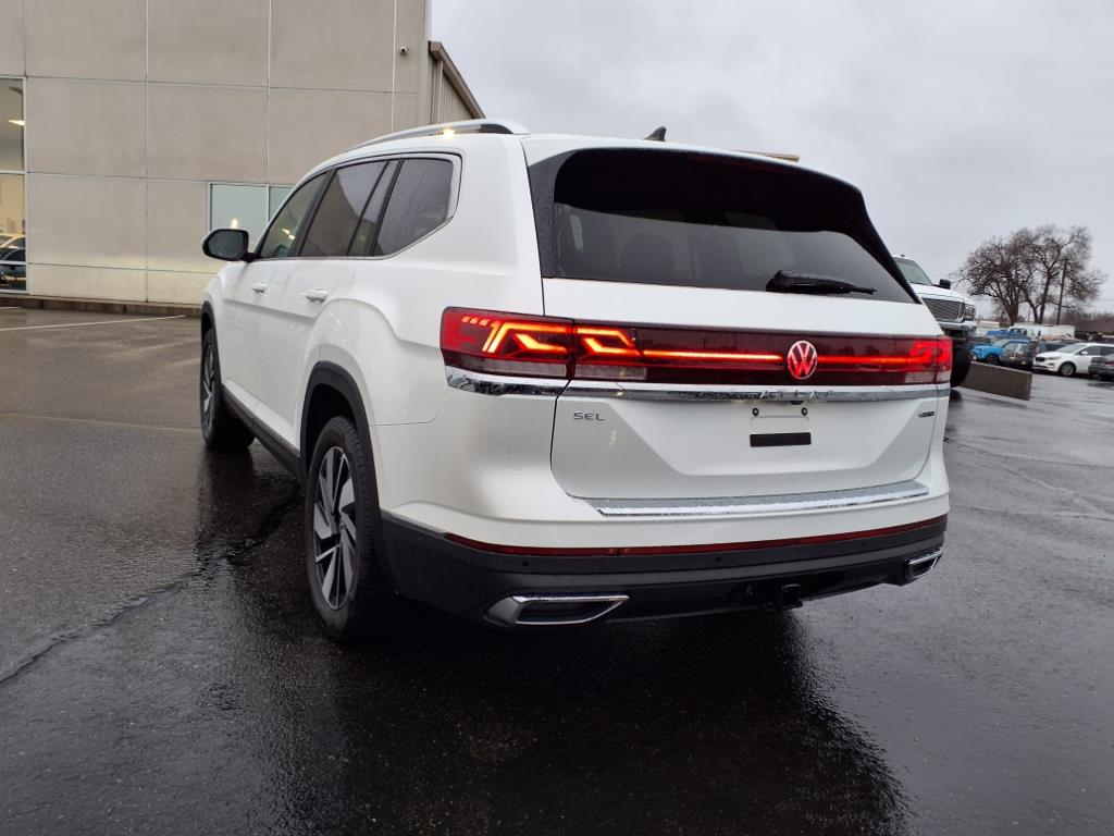 2025 Volkswagen Atlas SEL photo 4