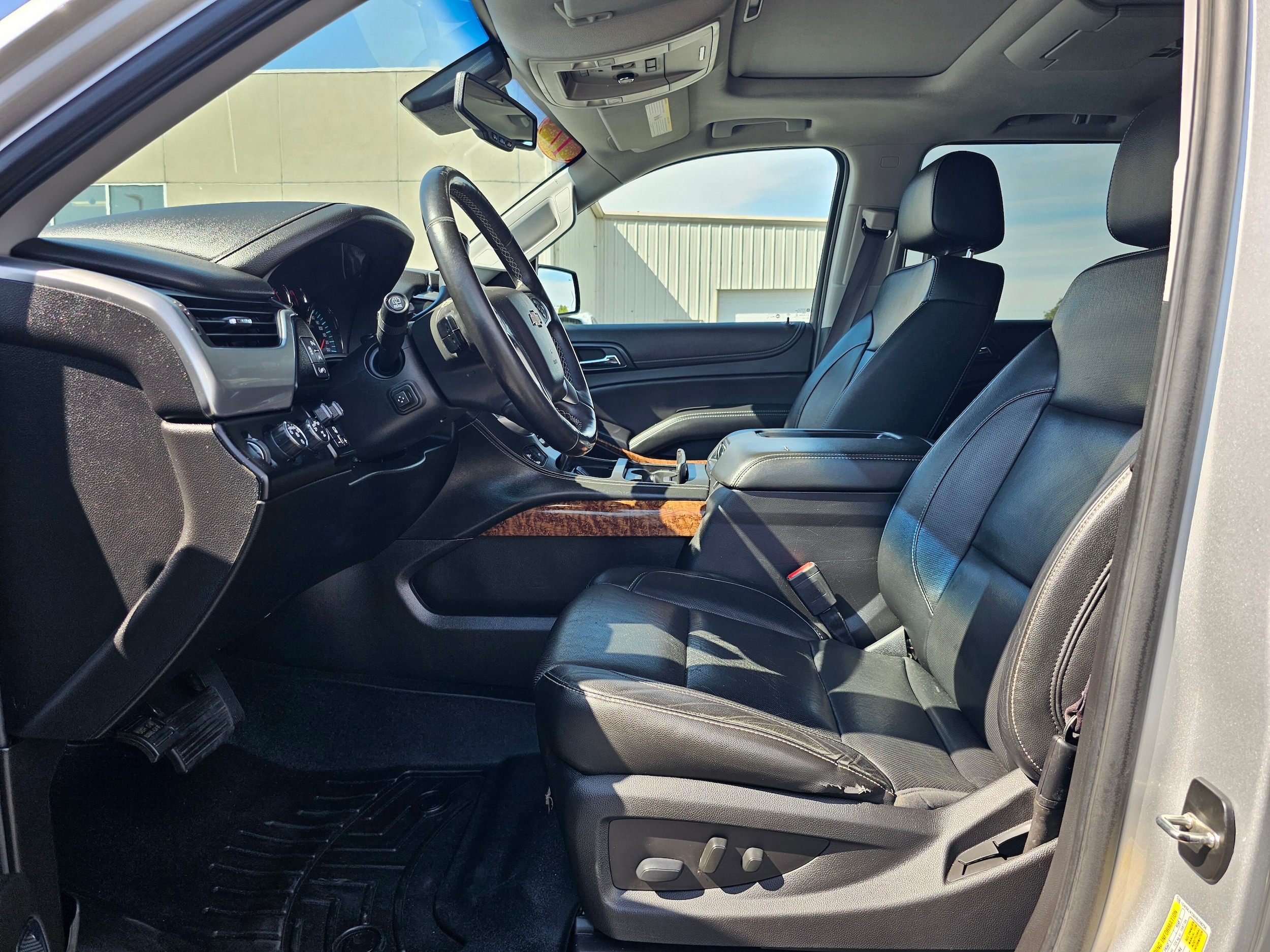 2017 Chevrolet Suburban Premier - Photo 12