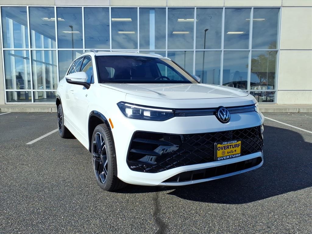 2026 Volkswagen Tiguan SEL R-LINE TURBO's photo