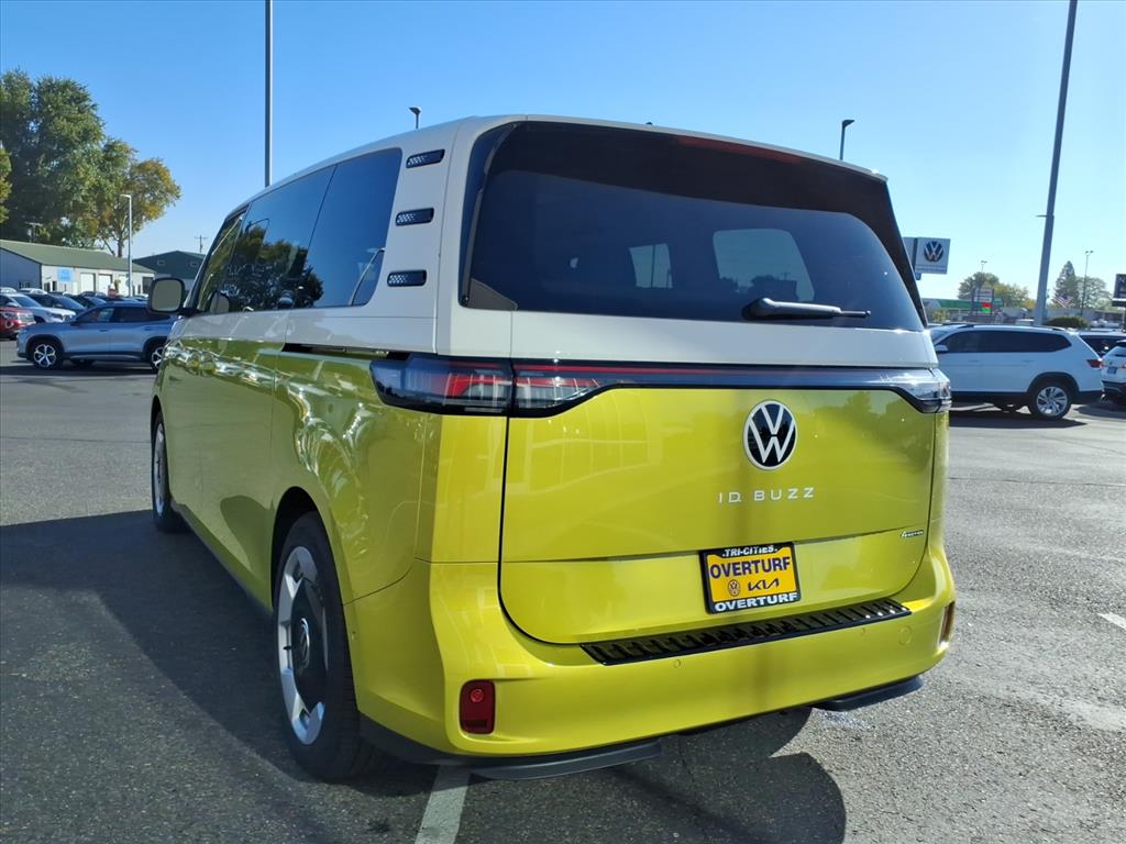 2025 Volkswagen ID. Buzz Pro Plus photo 2