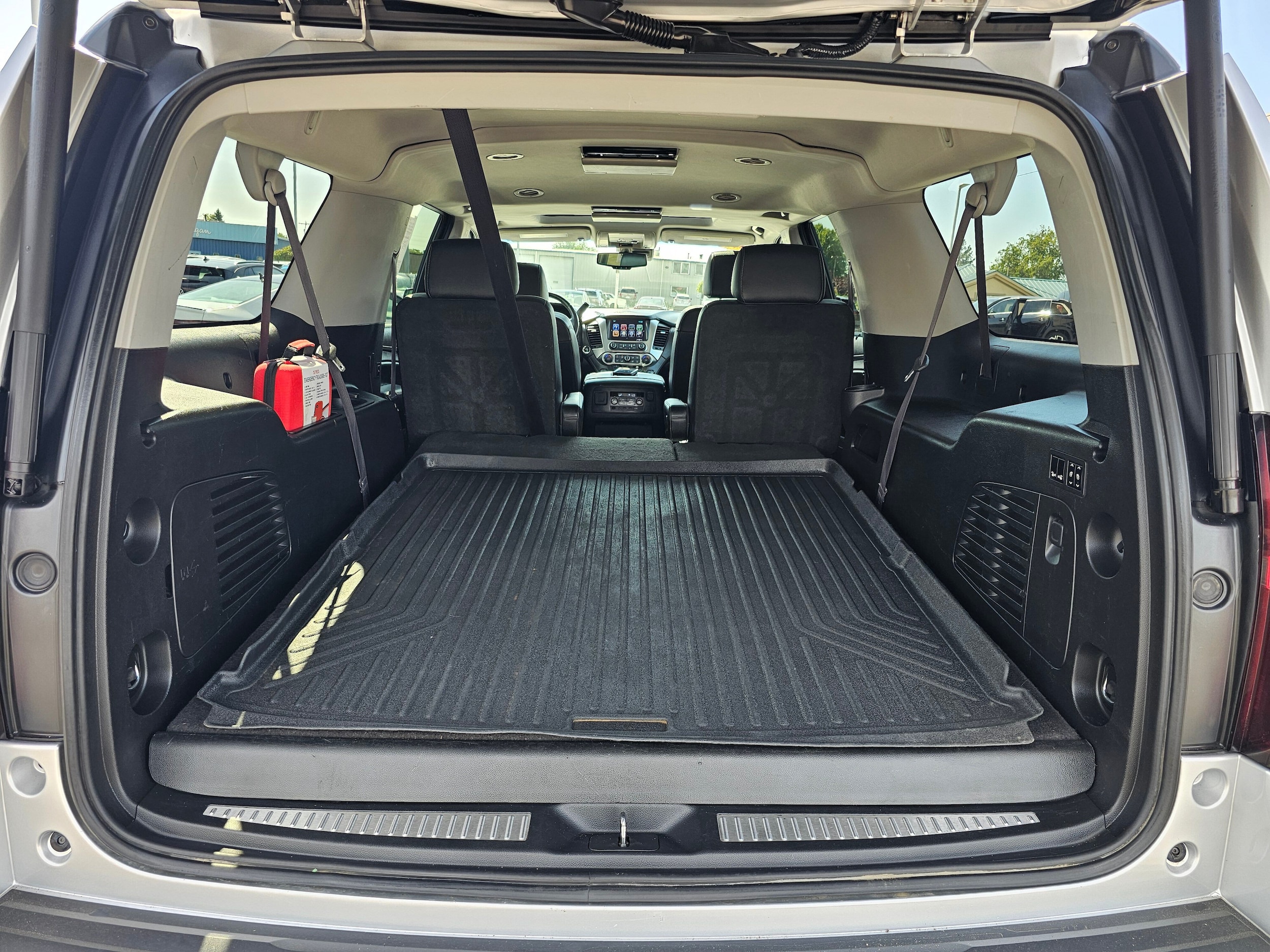 2017 Chevrolet Suburban Premier - Photo 29