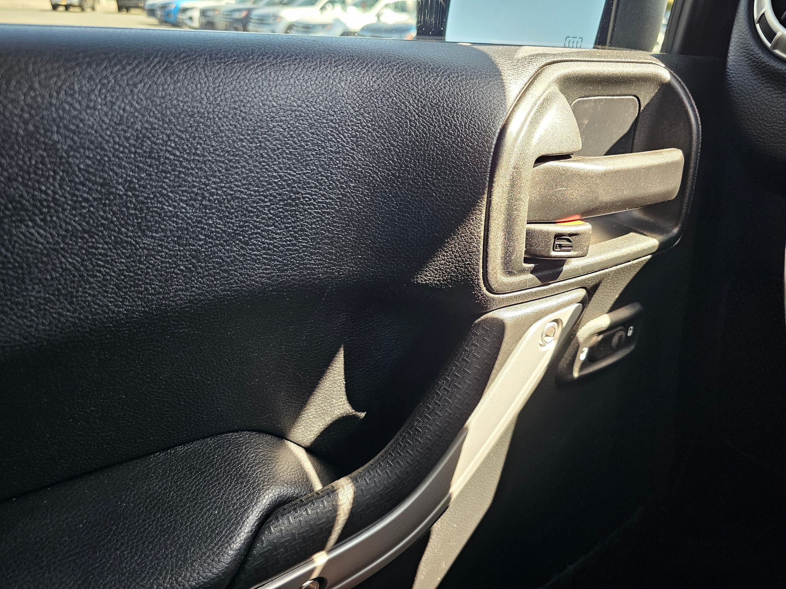 2016 Jeep Wrangler Unlimited Sahara - Photo 28