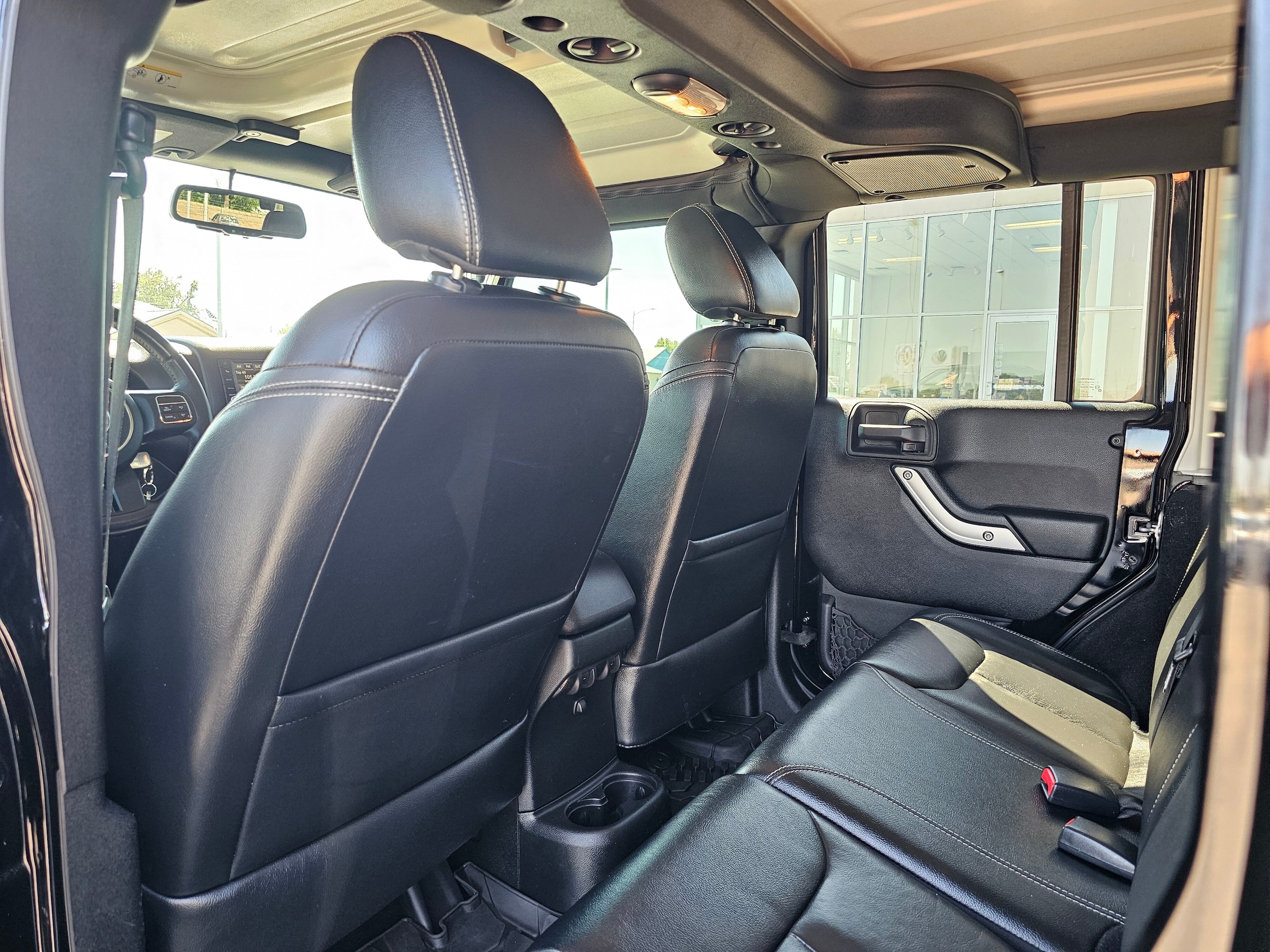 2016 Jeep Wrangler Unlimited Sahara - Photo 13