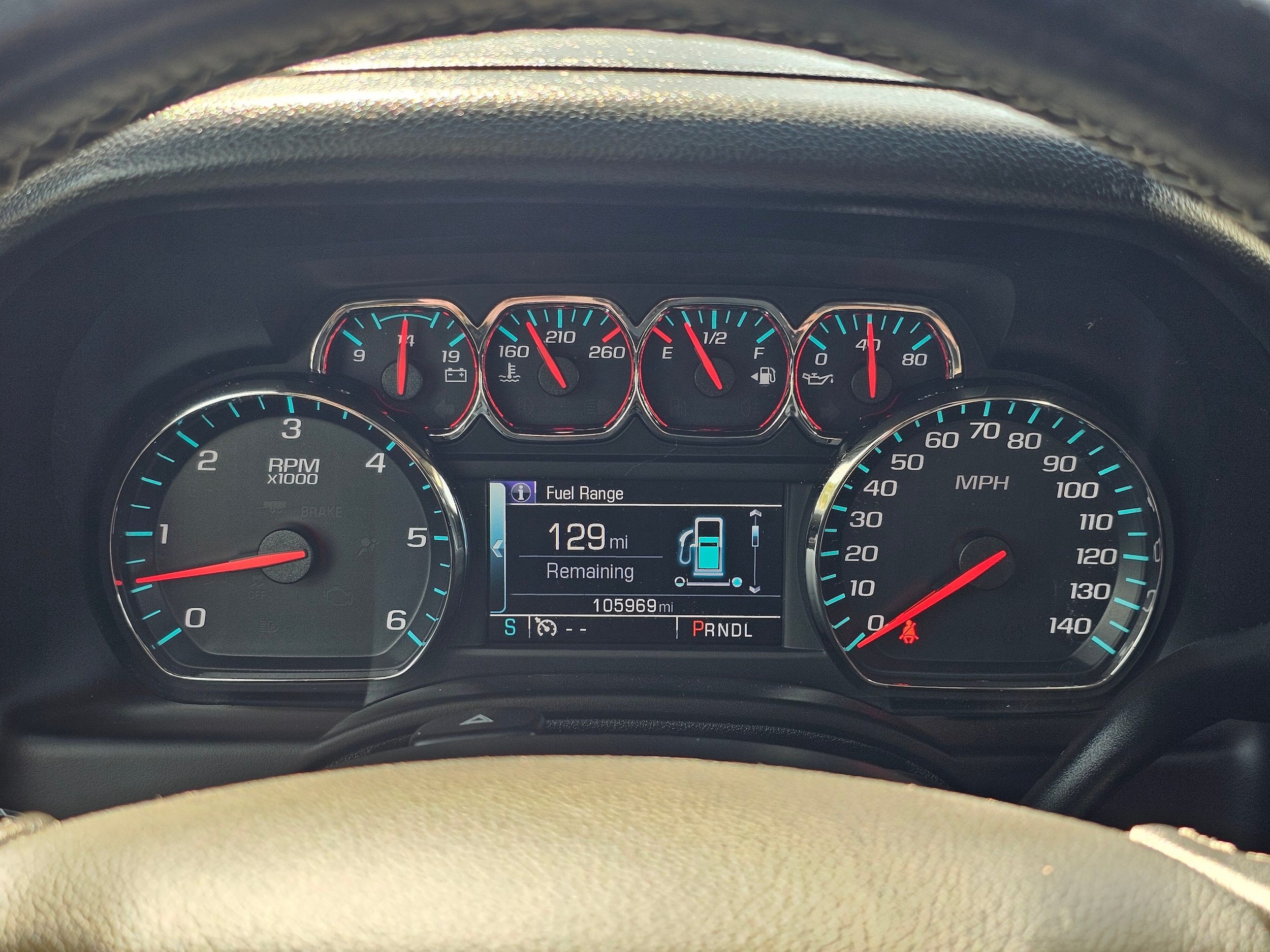 2017 Chevrolet Suburban Premier - Photo 18