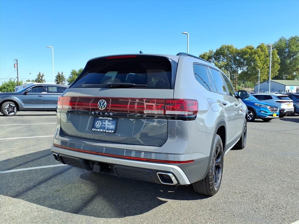 2024 Volkswagen Atlas Peak Edition SEL photo 4