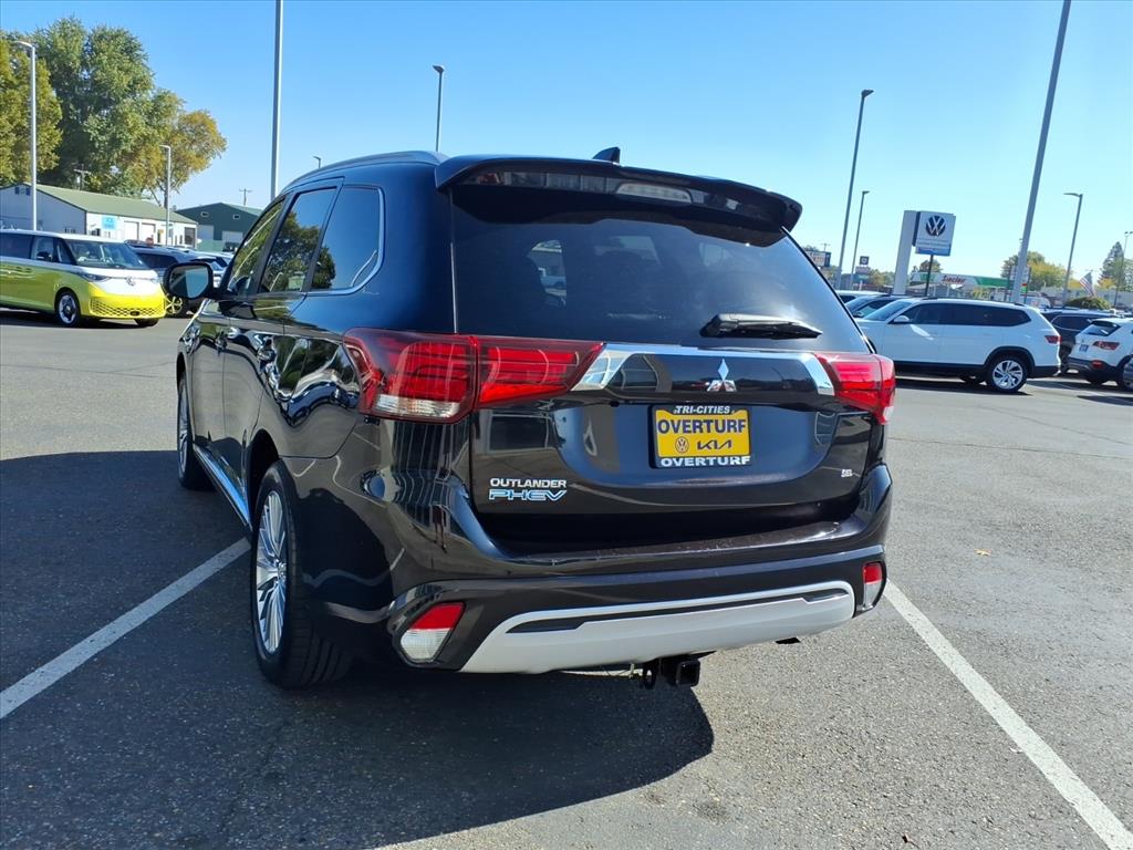 2022 Mitsubishi Outlander PHEV SEL photo 2