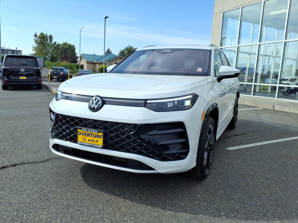 2025 Volkswagen Tiguan SEL R-Line Black photo 2