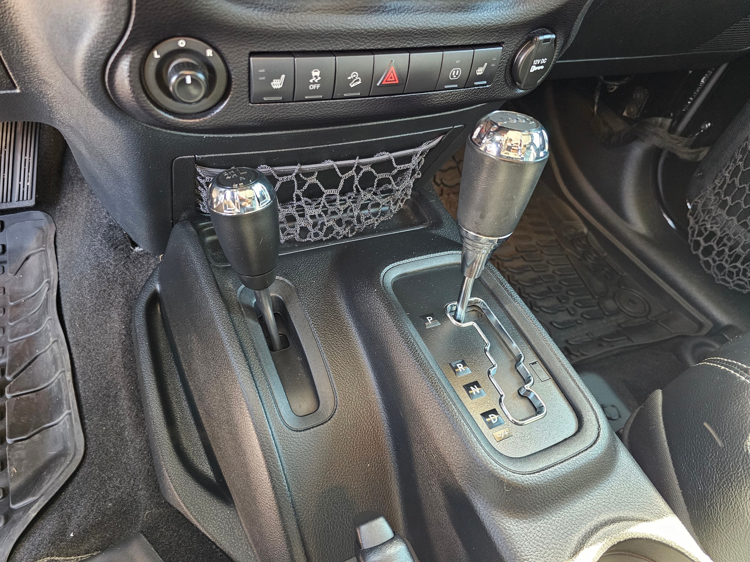 2016 Jeep Wrangler Unlimited Sahara - Photo 25