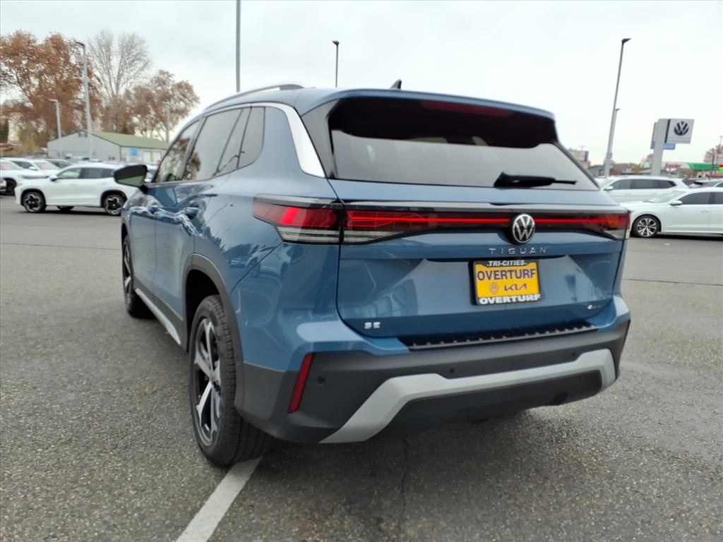 2026 Volkswagen Tiguan SE photo 2