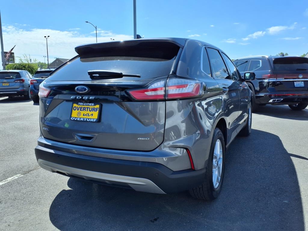2023 Ford Edge Titanium photo 4