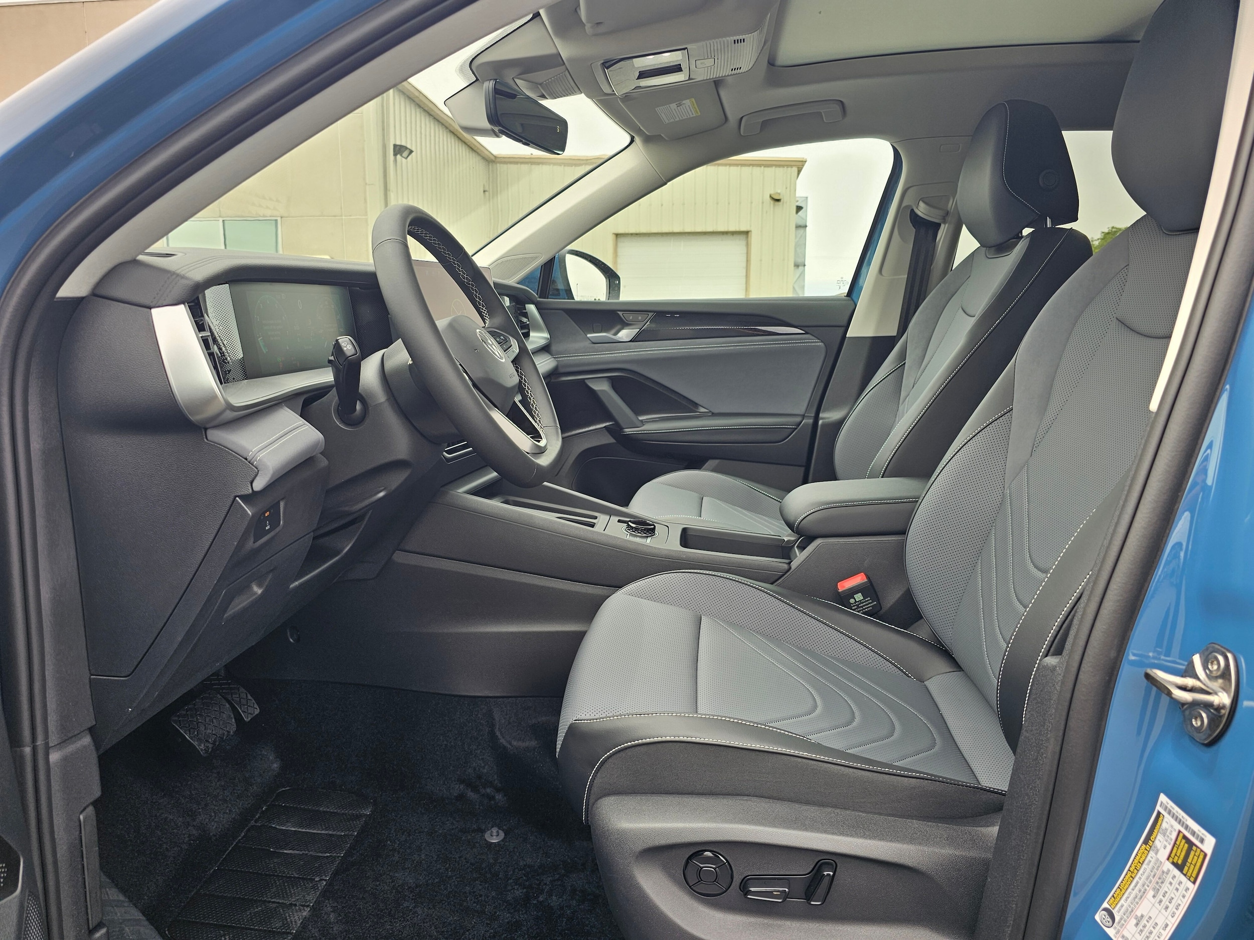 2026 Volkswagen Tiguan SE - Photo 10