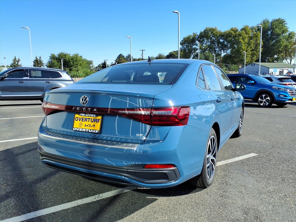 2025 Volkswagen Jetta SE photo 4