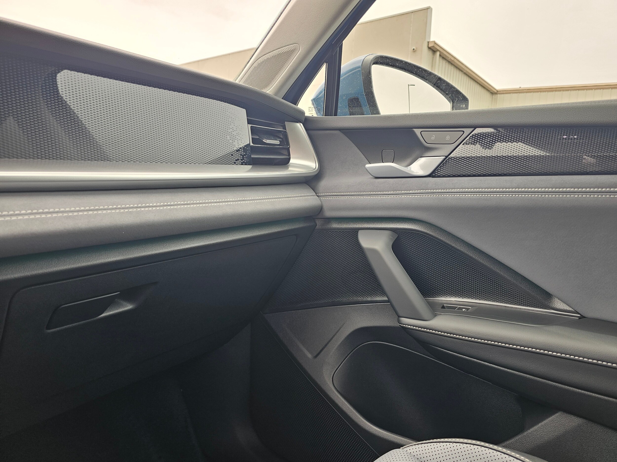 2026 Volkswagen Tiguan SE - Photo 25