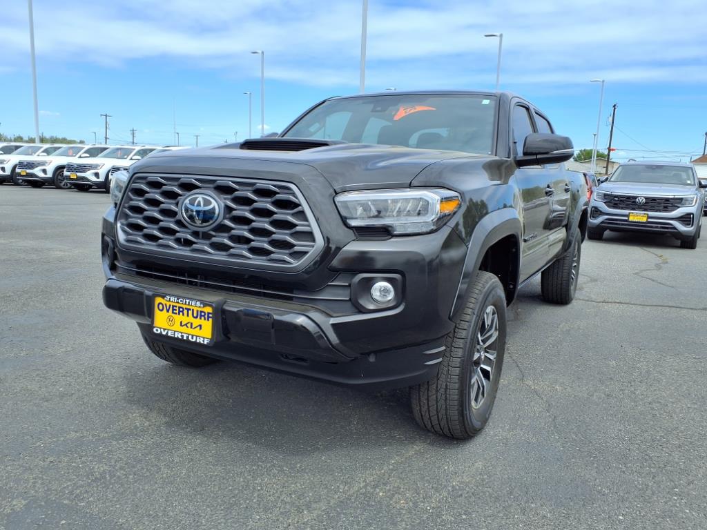 2023 Toyota Tacoma TRD photo 3