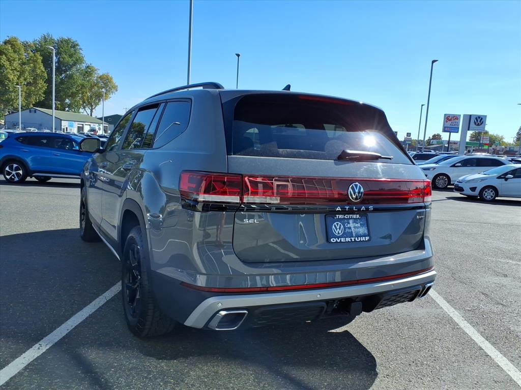 2024 Volkswagen Atlas Peak Edition SEL photo 2