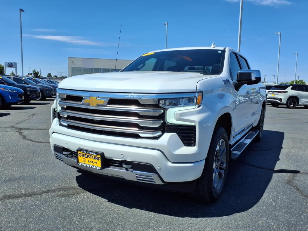 2022 Chevrolet Silverado 1500 High Country photo 3