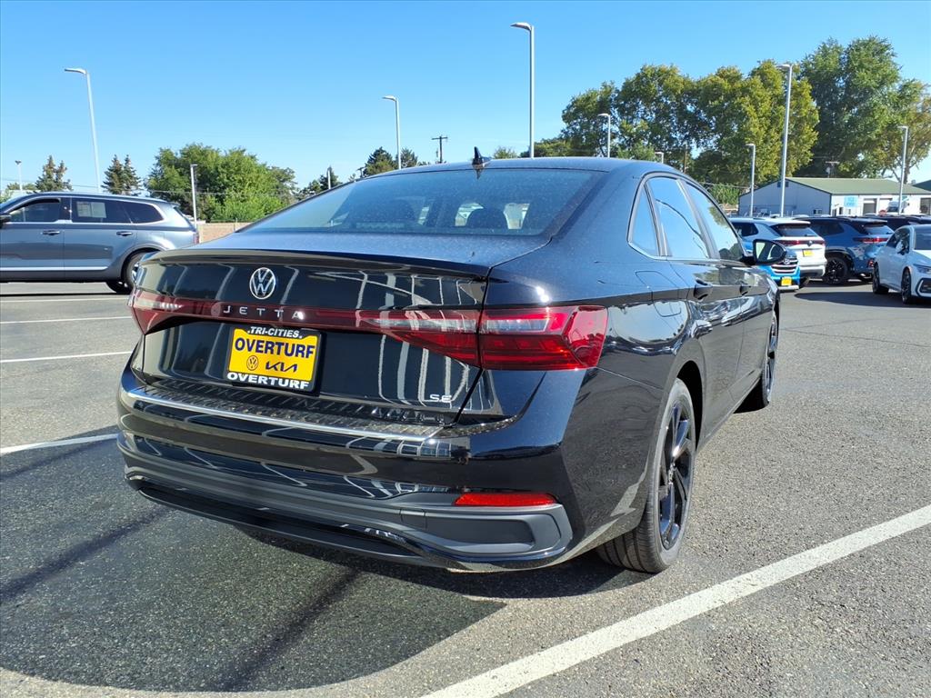 2025 Volkswagen Jetta SE photo 4