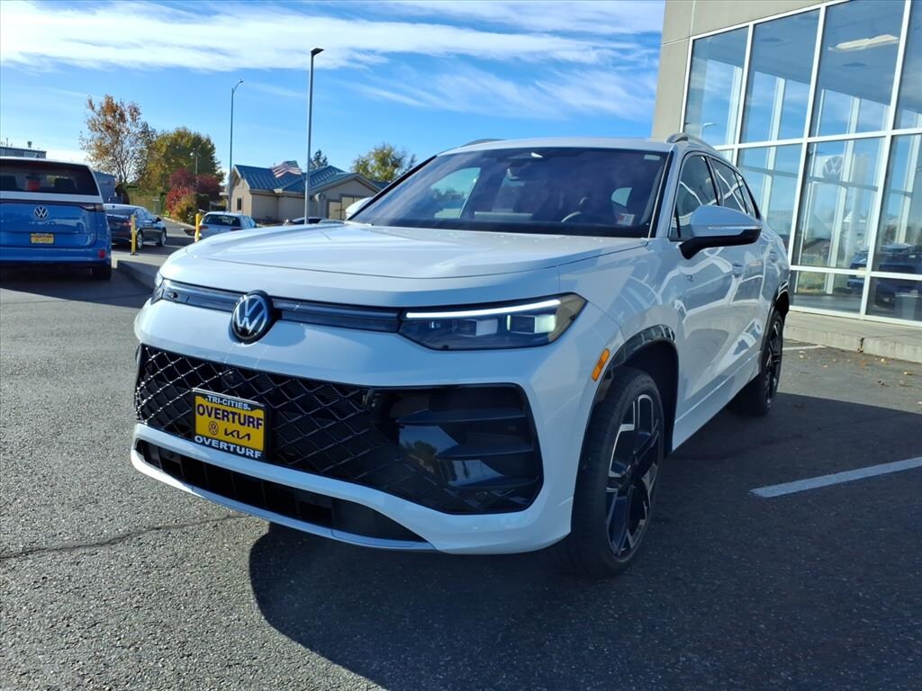 New 2026 Volkswagen Tiguan 2.0T SEL R-Line SUV