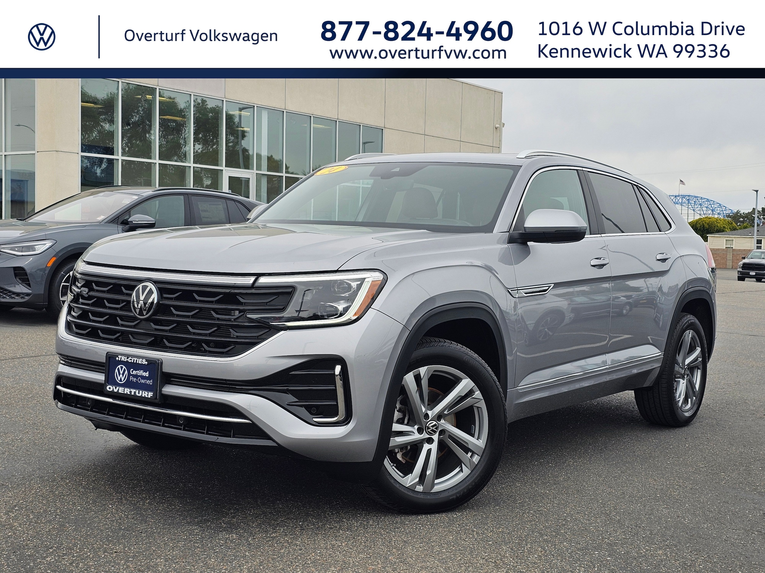 2024 Volkswagen Atlas Cross Sport 2.0T SEL R-Line 4MOTION's photo