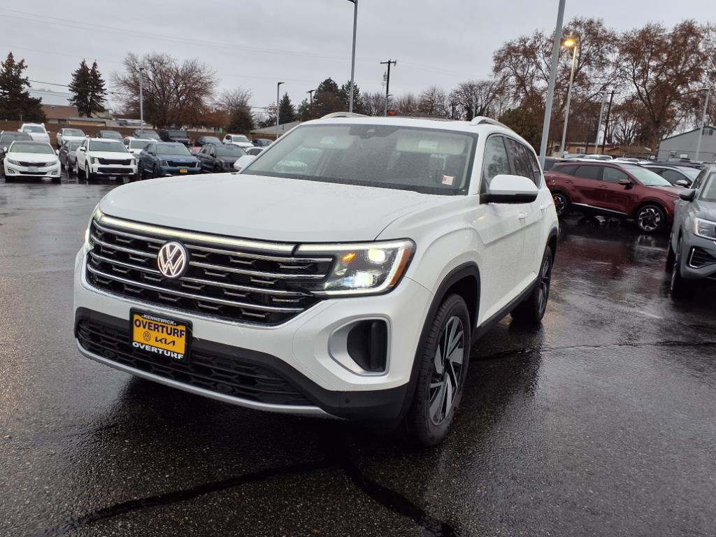 2025 Volkswagen Atlas SEL photo 3
