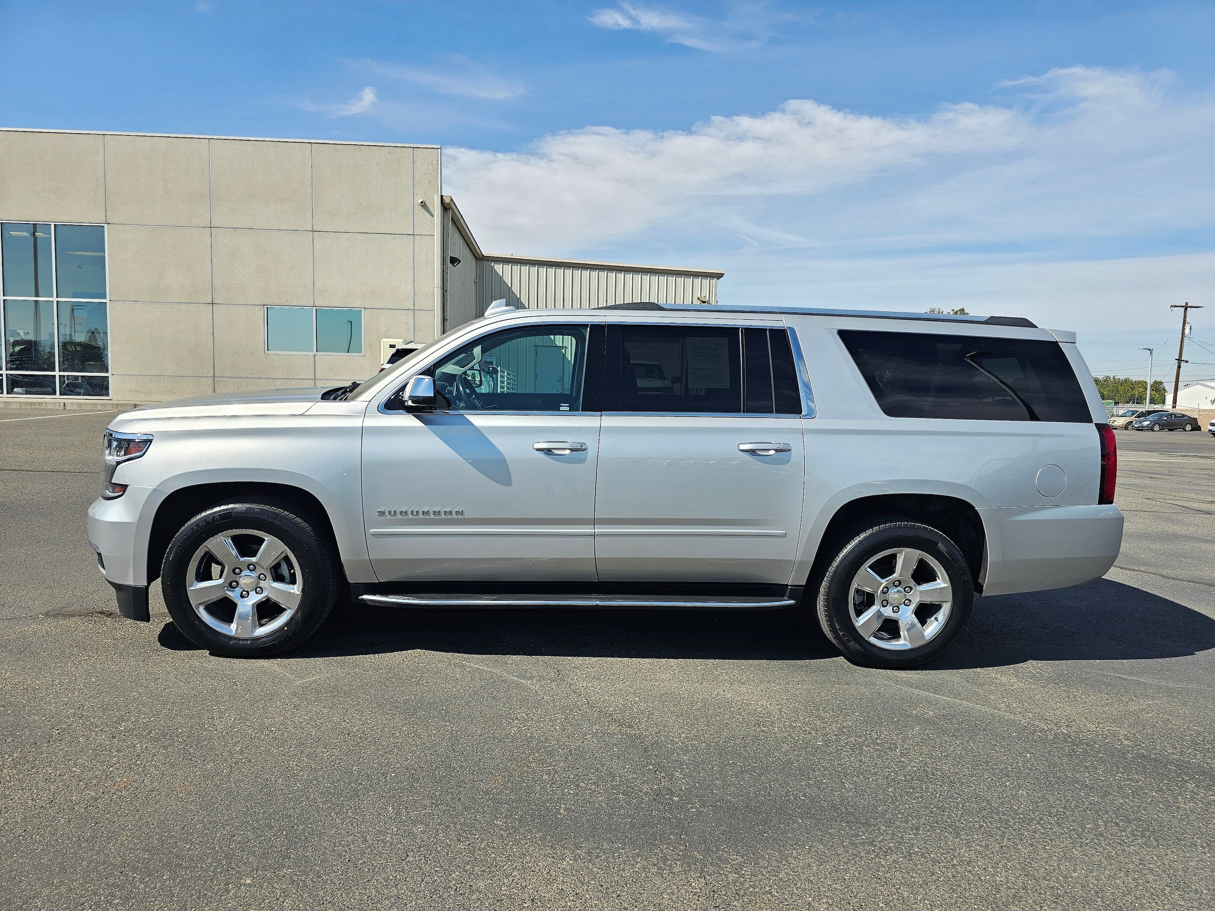 2017 Chevrolet Suburban Premier - Photo 3