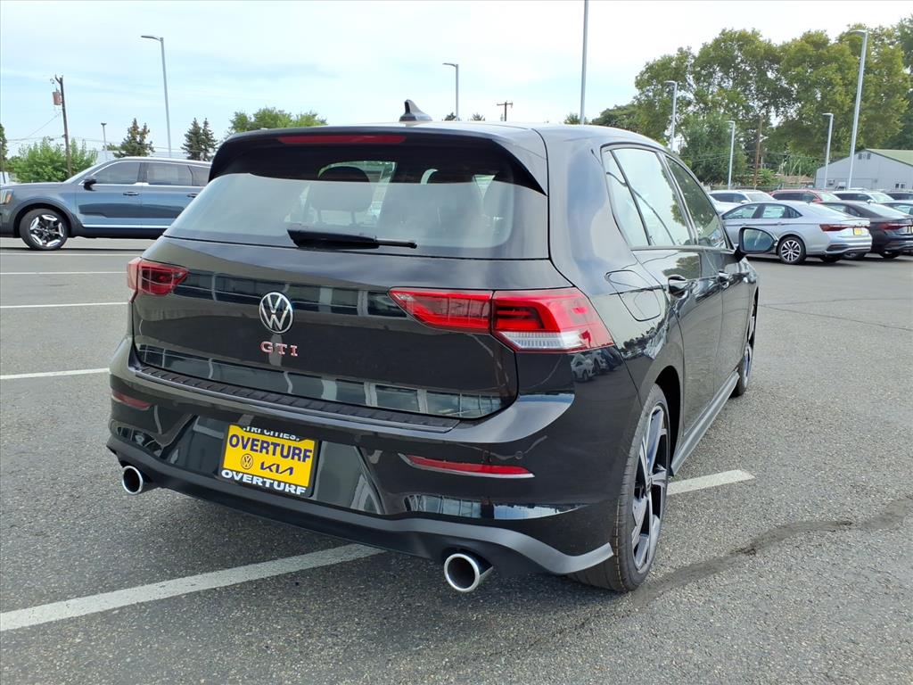 2025 Volkswagen Golf GTI SE photo 4