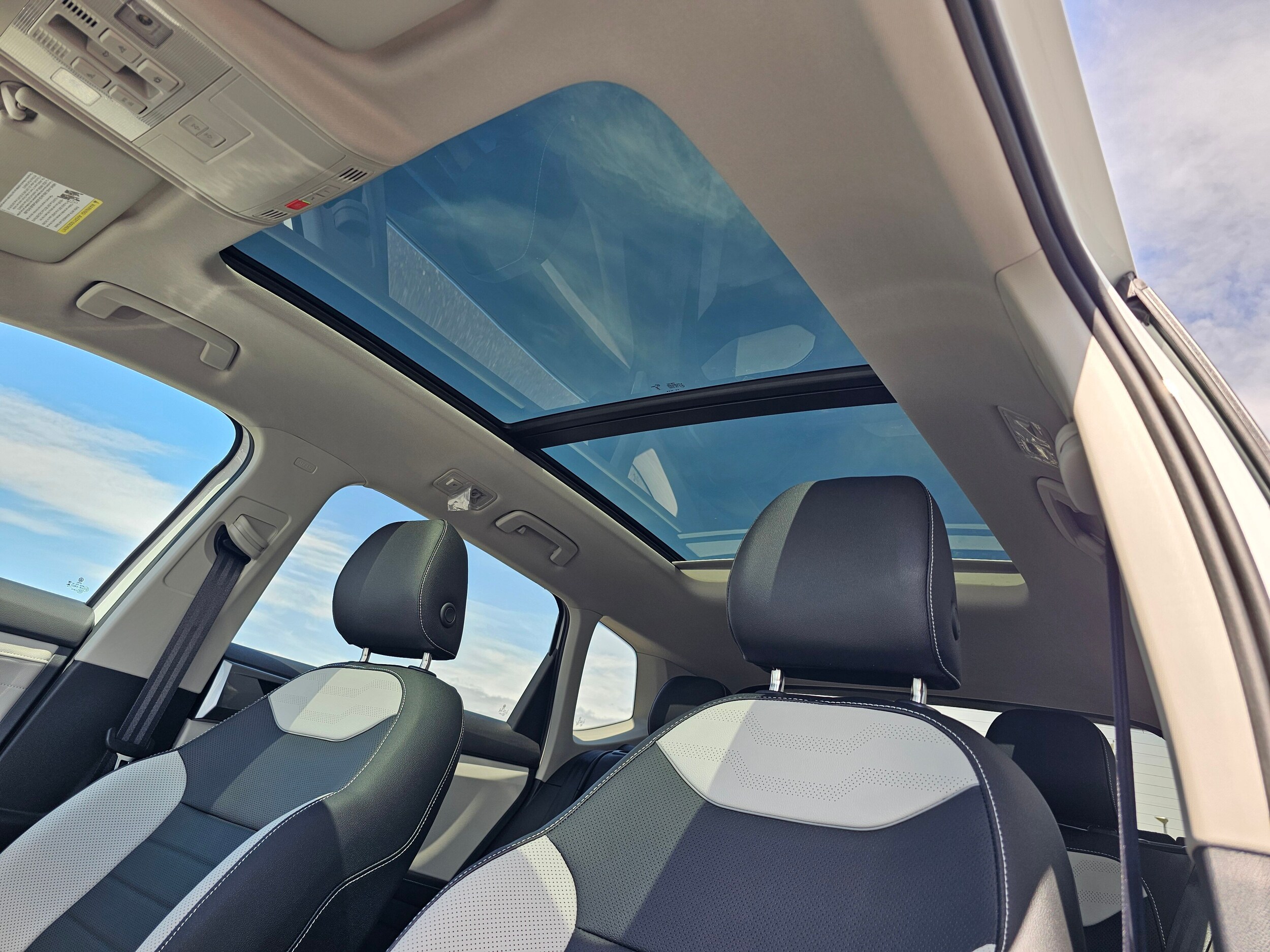 2026 Volkswagen Taos SEL - Photo 27