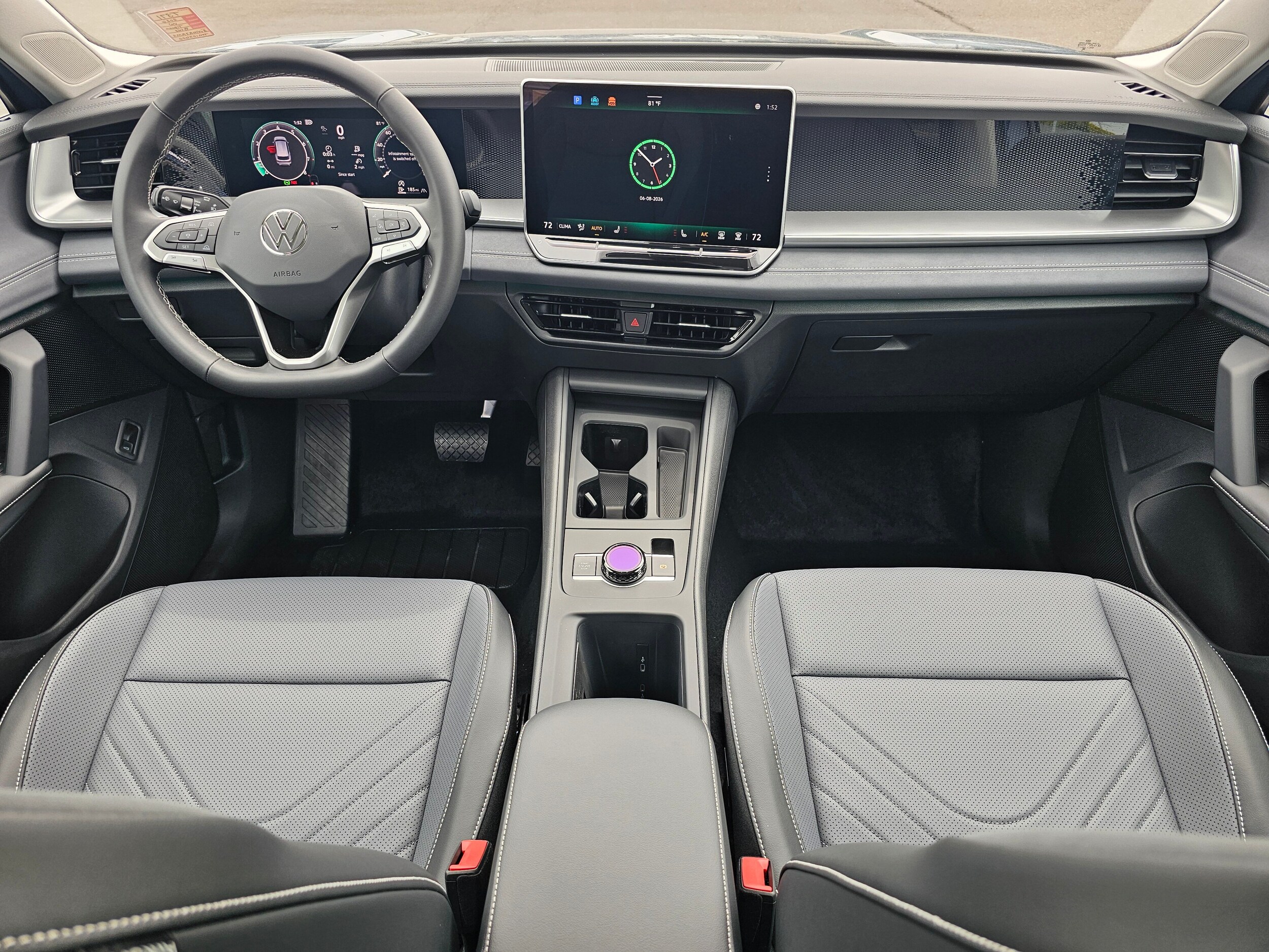 2026 Volkswagen Tiguan SE - Photo 9