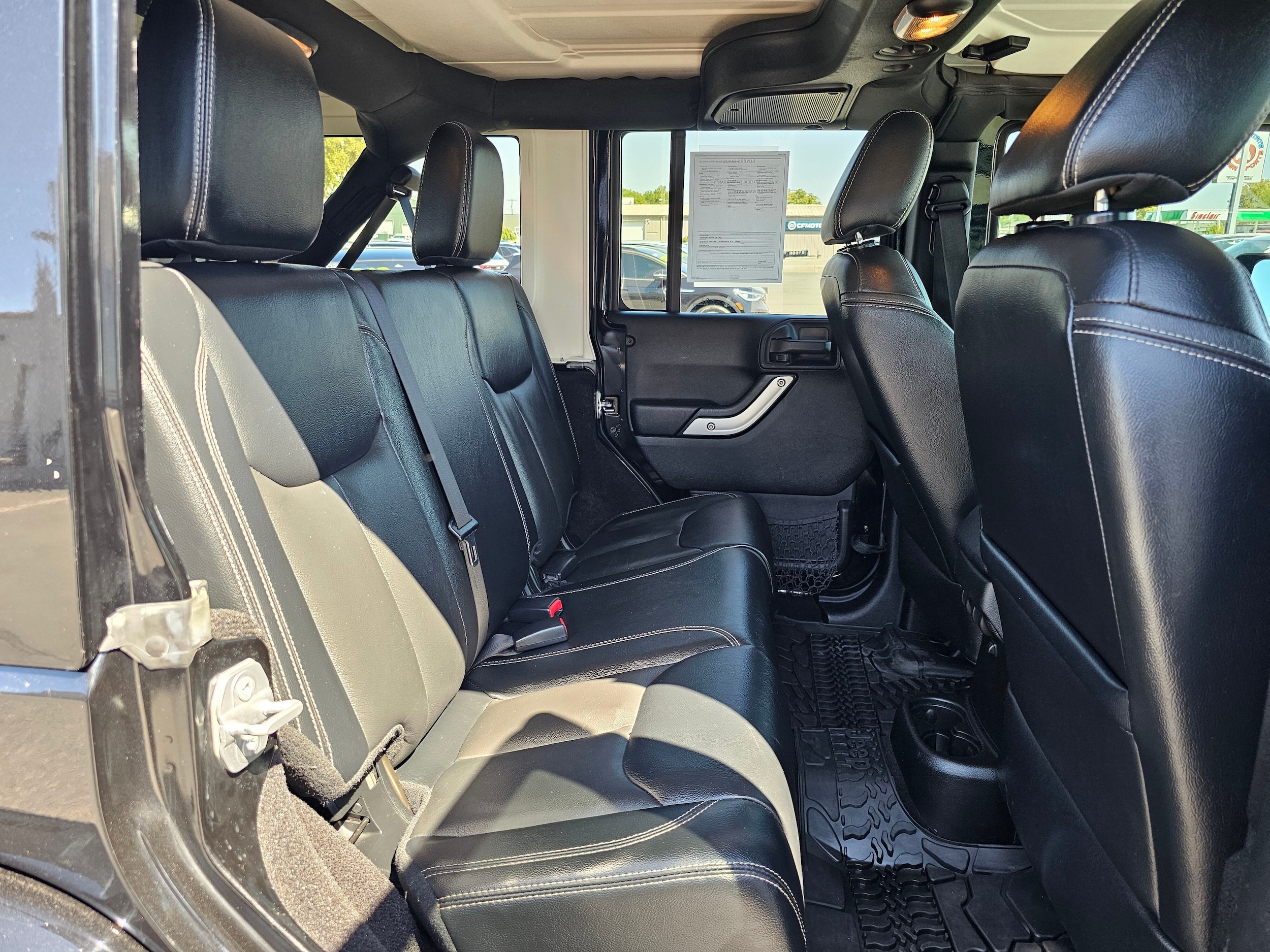 2016 Jeep Wrangler Unlimited Sahara - Photo 15