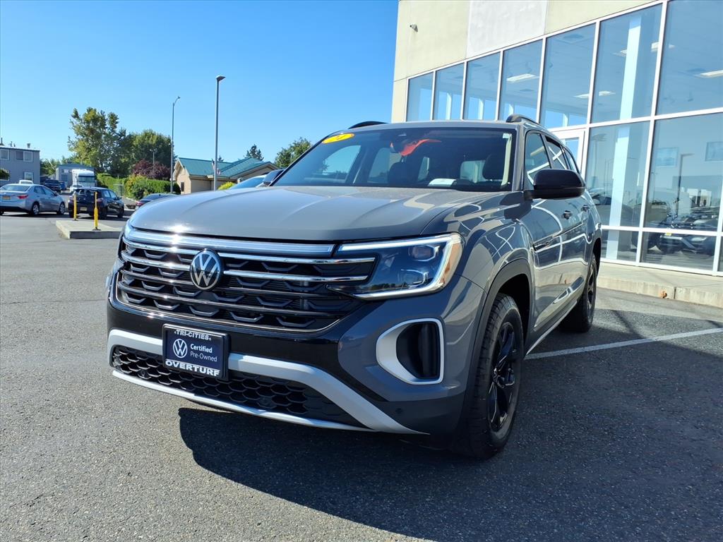 2024 Volkswagen Atlas Peak Edition SEL photo 3