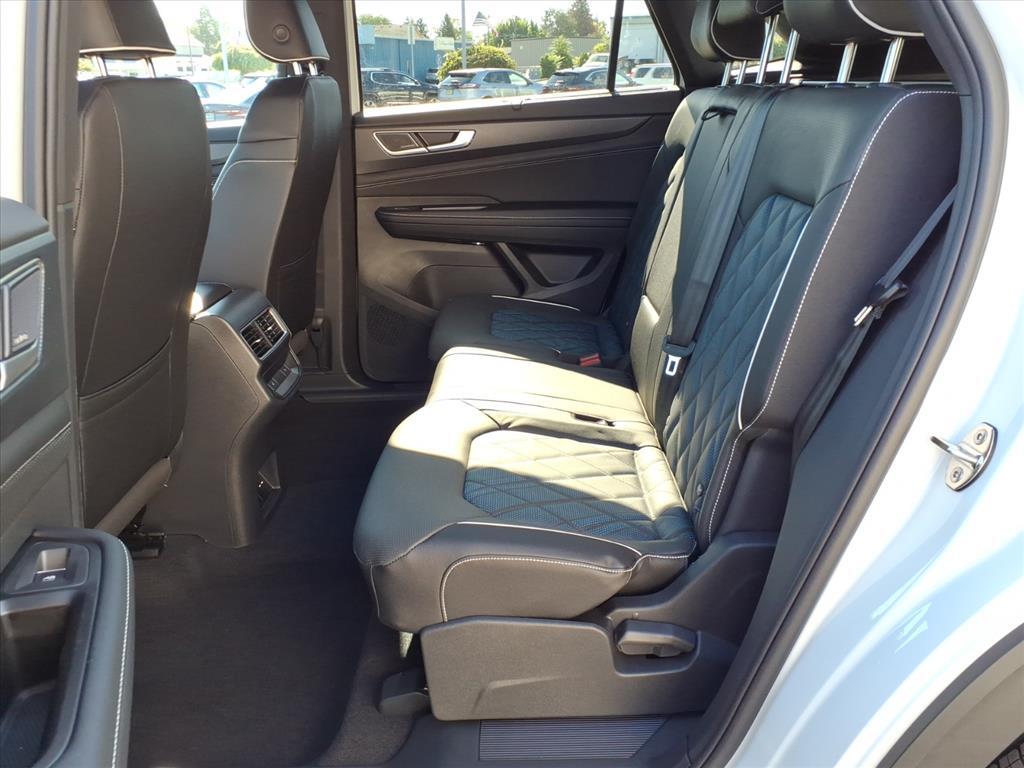 2026 Volkswagen Atlas Cross Sport SEL Premium R-LINE - Photo 11
