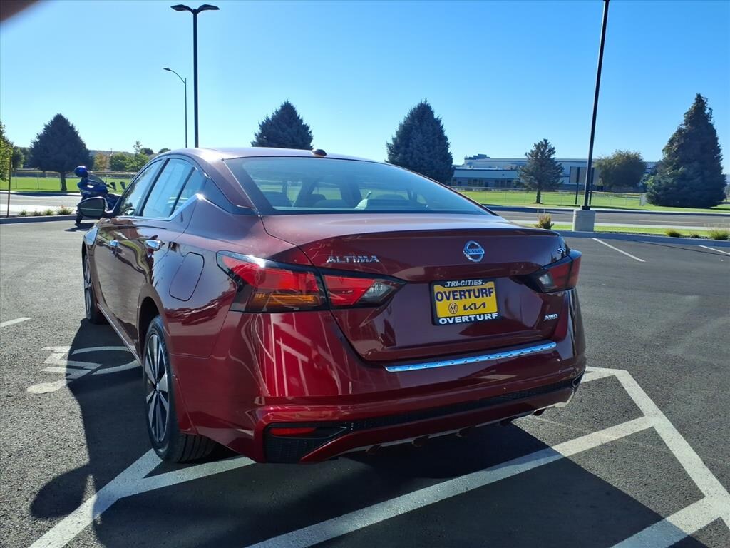 Used 2022 Nissan Altima 2.5 SV Sedan
