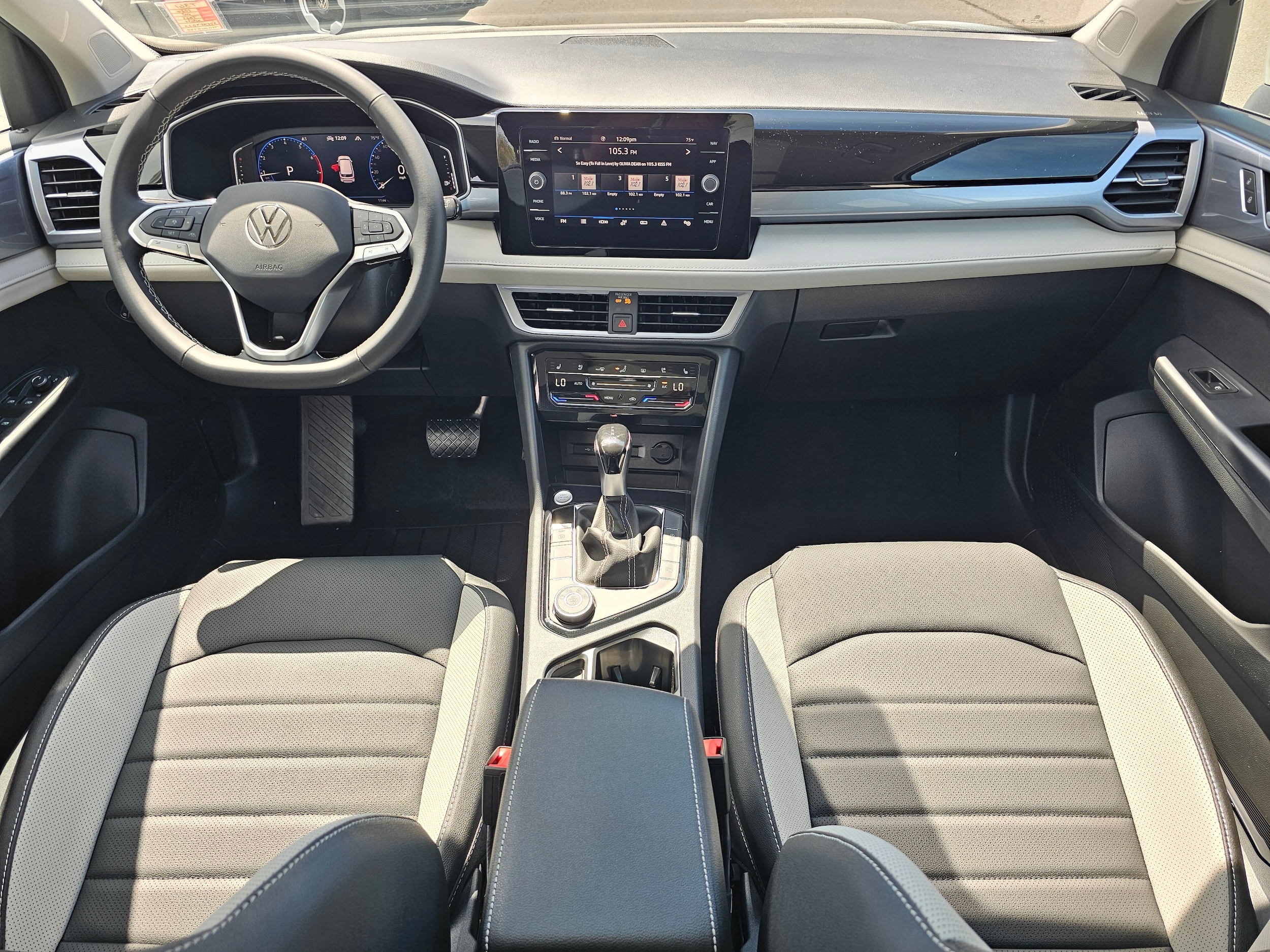 2026 Volkswagen Taos SEL - Photo 9