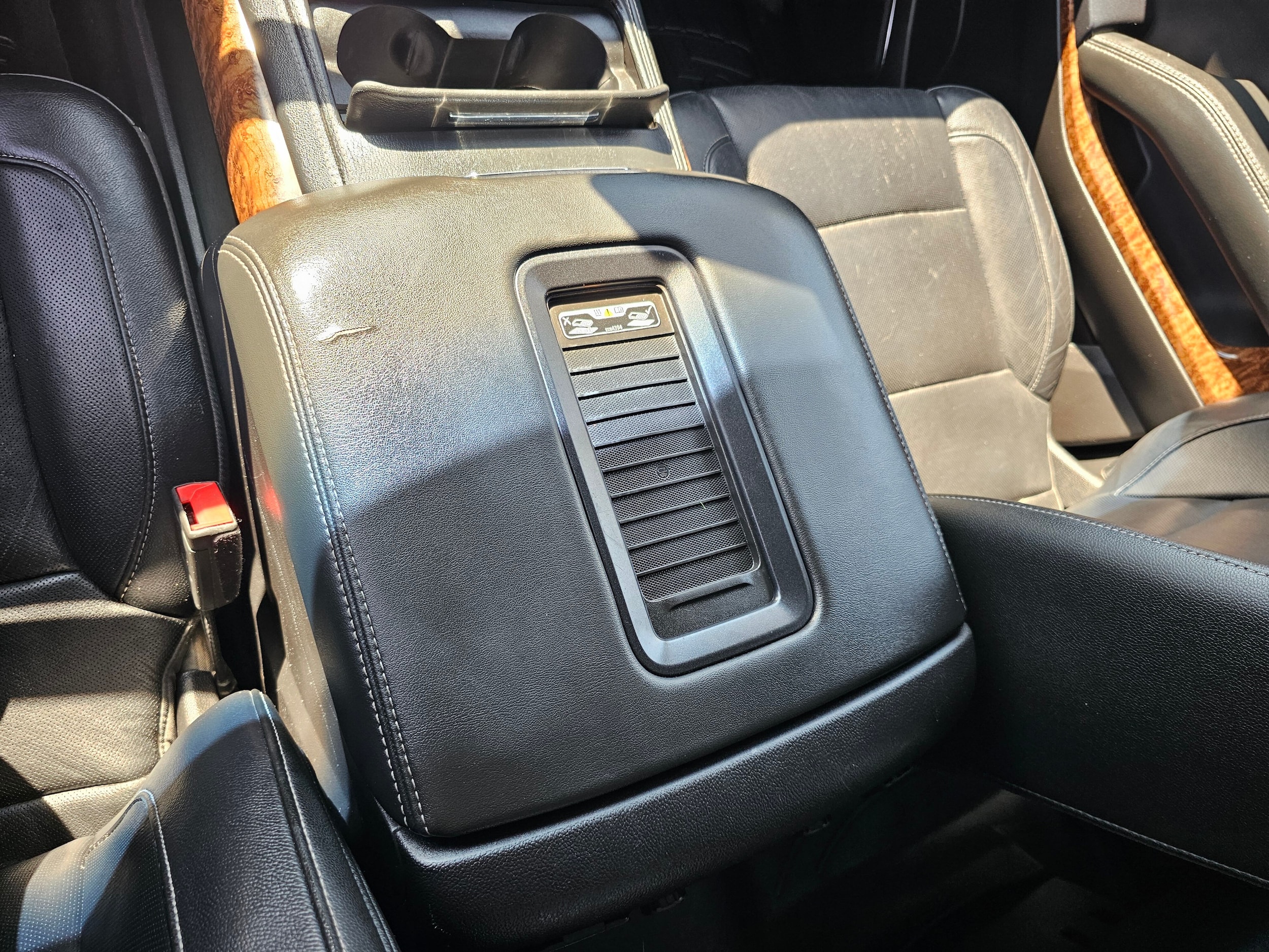 2017 Chevrolet Suburban Premier - Photo 23