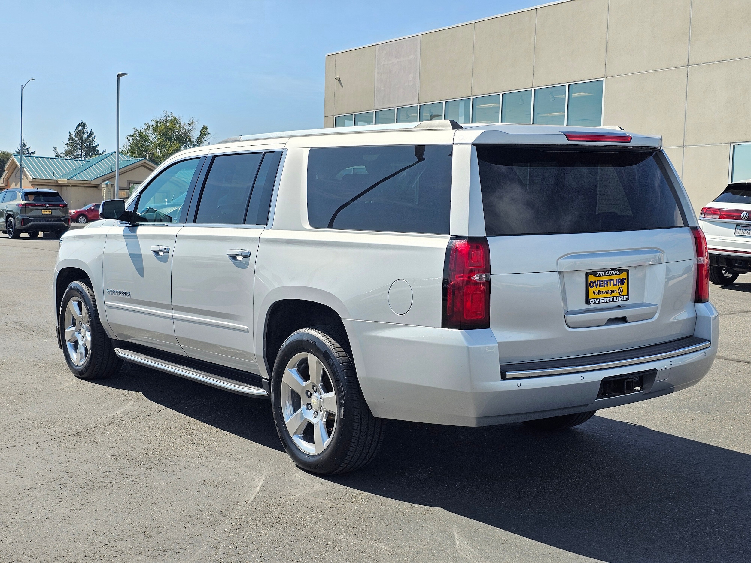 2017 Chevrolet Suburban Premier - Photo 4