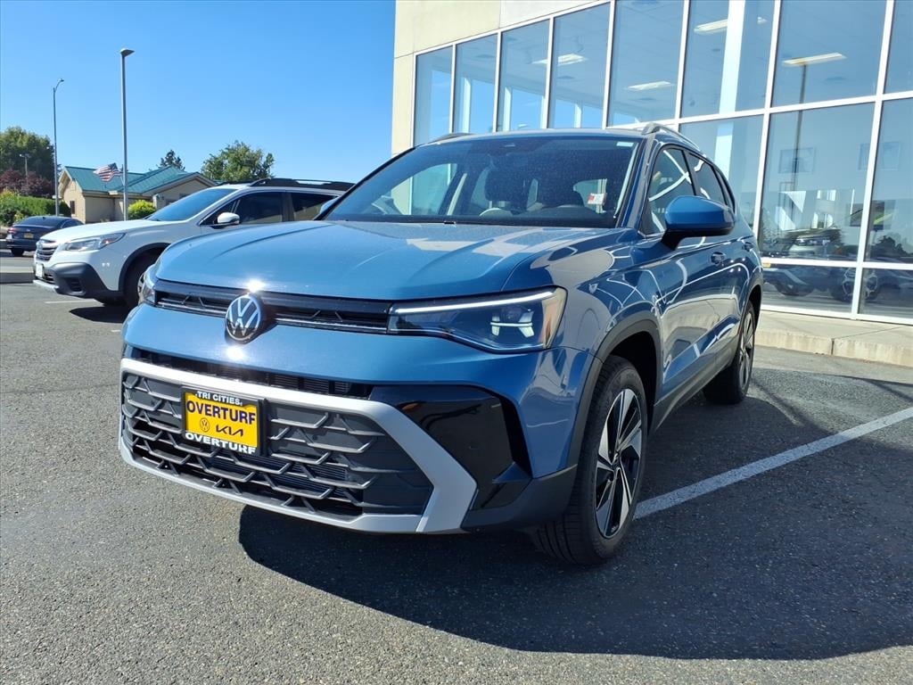 New 2025 Volkswagen Taos 1.5T SE SUV