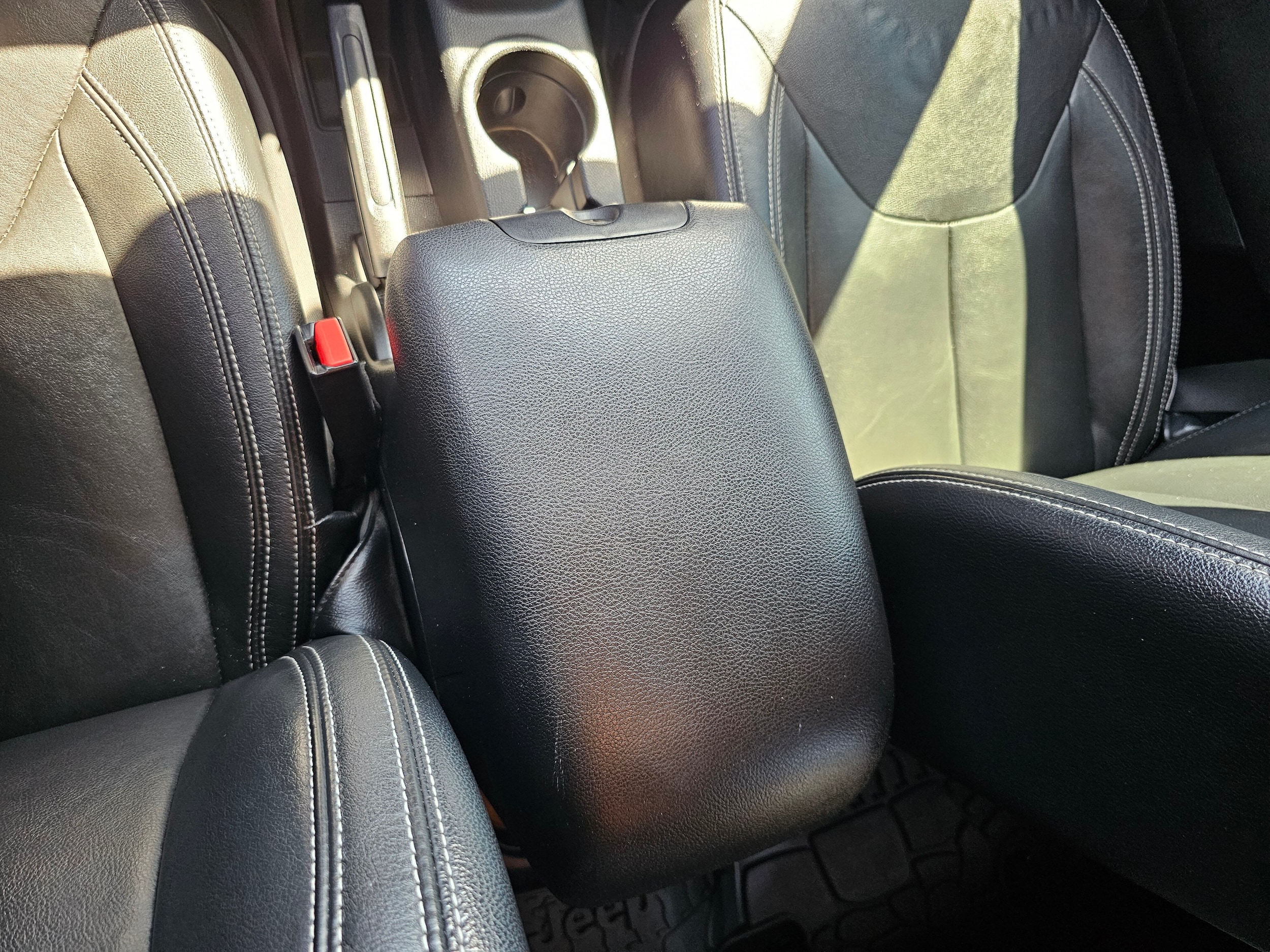 2016 Jeep Wrangler Unlimited Sahara - Photo 23