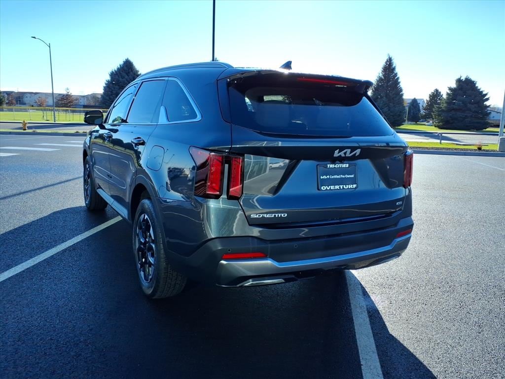 Used 2025 Kia Sorento S SUV