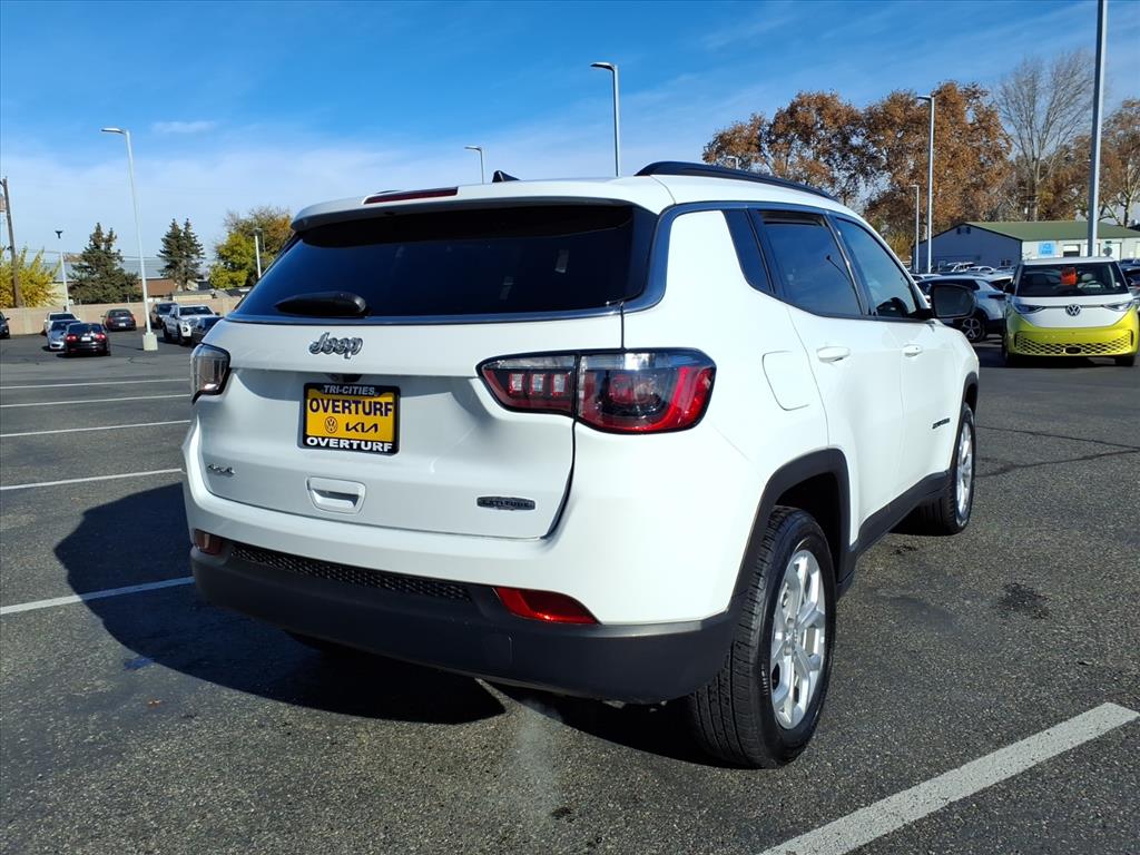 2024 Jeep Compass North Edition Latitude photo 3