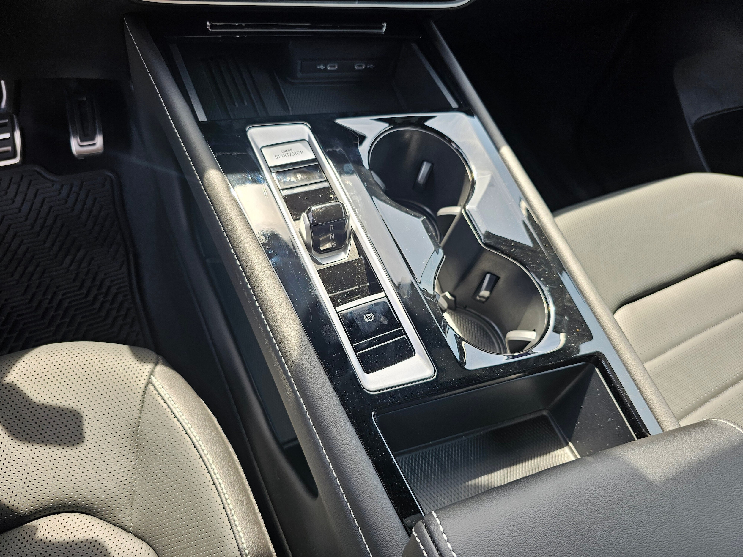 2026 Volkswagen Atlas Cross Sport SEL R-LINE - Photo 21