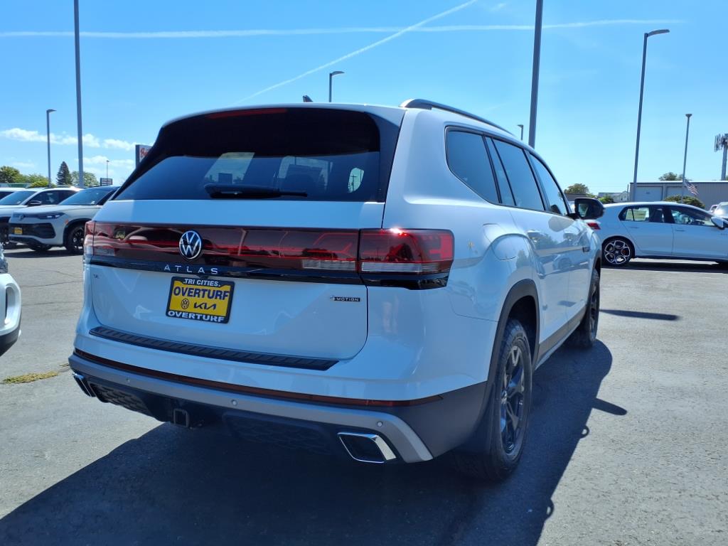 2025 Volkswagen Atlas Peak Edition SE photo 4