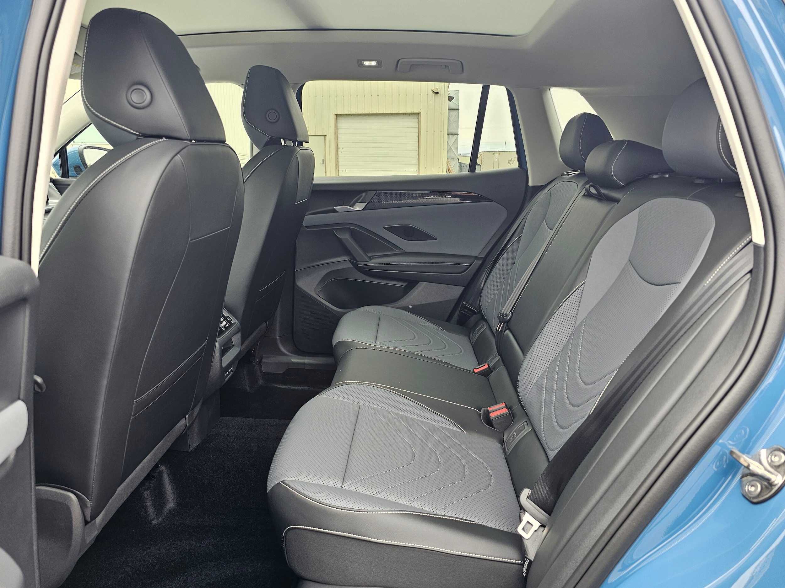 2026 Volkswagen Tiguan SE - Photo 12